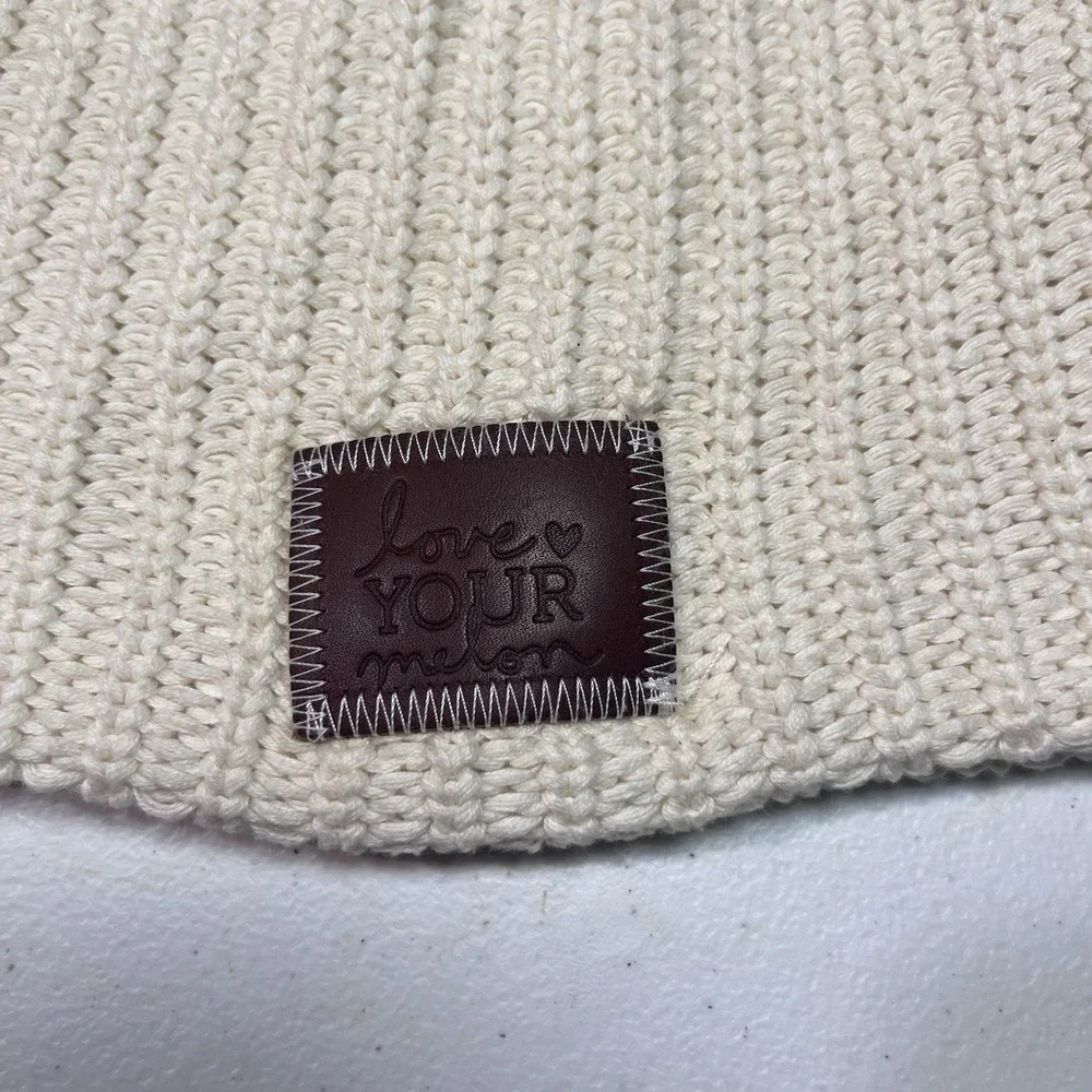 Slouchy Beanie Hat Womens White Logo Chunky Knit Winter LOVE YOUR MELON‎ USA EUC
